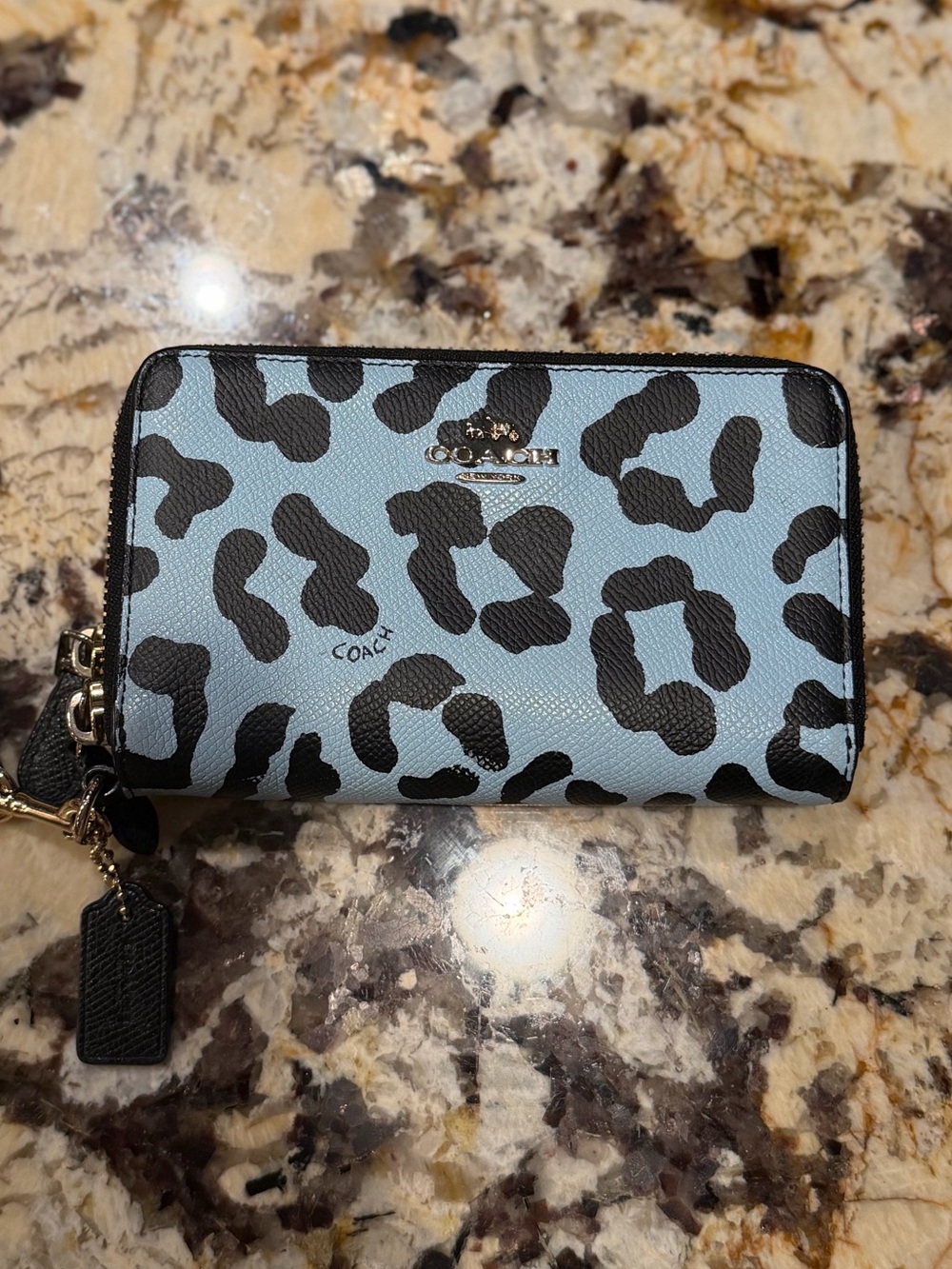 Coach NWOT Light Blue Leopard Print Double Zip Wristlet Wallet Hang Tag